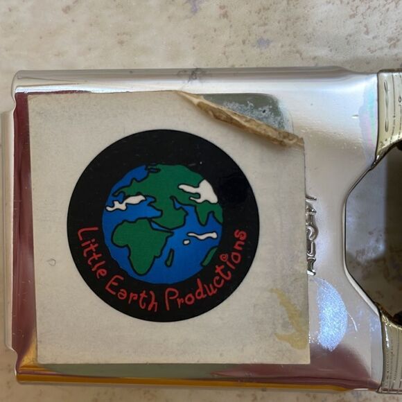 LITTLE EARTH PRODUCTIONS BEER BOTTLE LID SEAT BELT - Picture 7 of 7